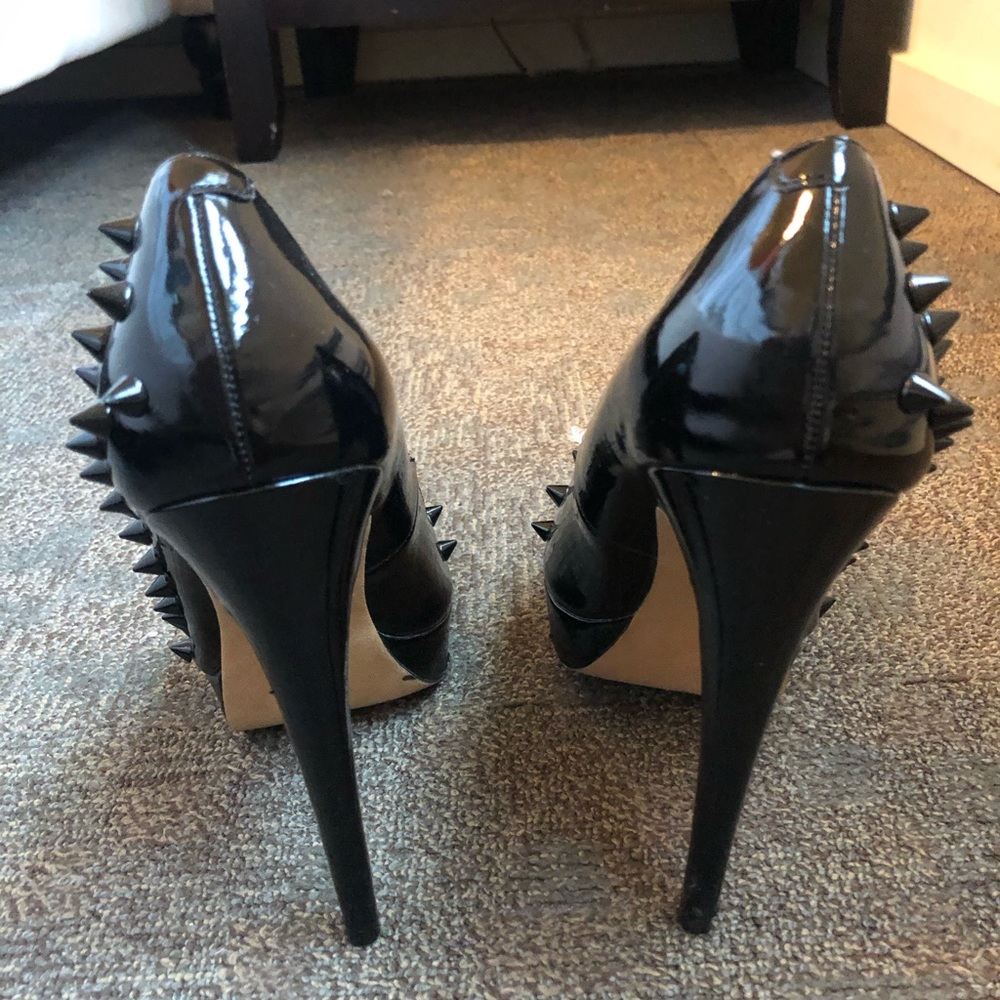 Heels - Picture 3 of 3